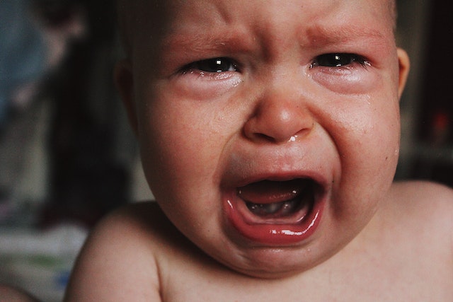 Crying Baby - Can Teething Cause Vomiting